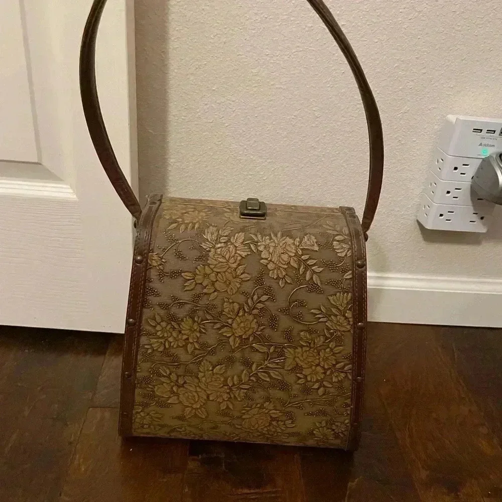 Vintage 60s Wooden Box Purse Floral Embossed Maroon Velvet Lining Handbag Bag - Picture 4 of 7
